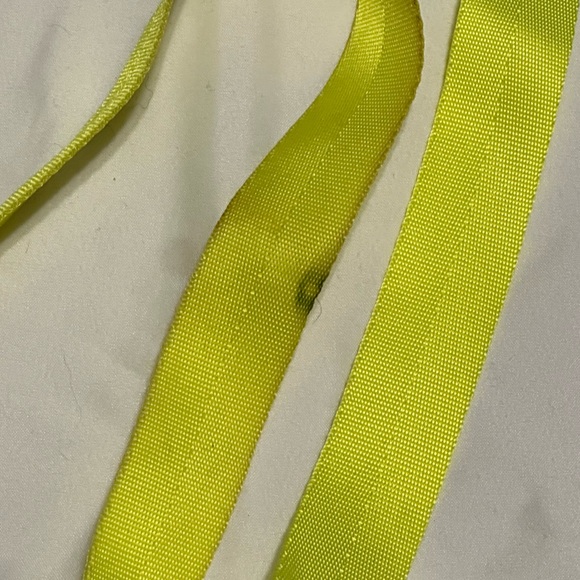 Baboon to the Moon 1.2 L Sling Bag Gilardi Neon Yellow Green EUC Discontinued - Picture 9 of 9